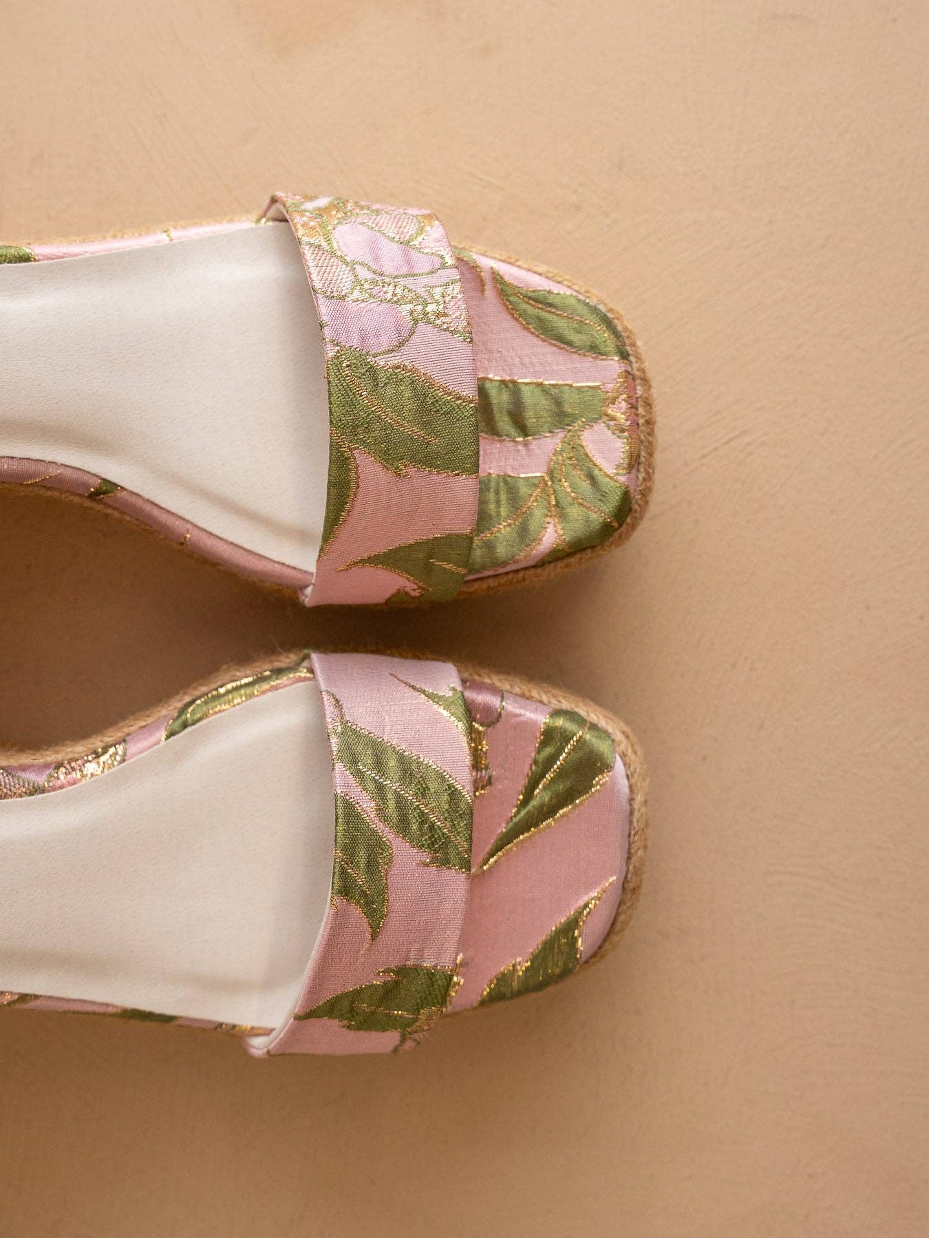 Rose Garden Gingham Wrap Wedge