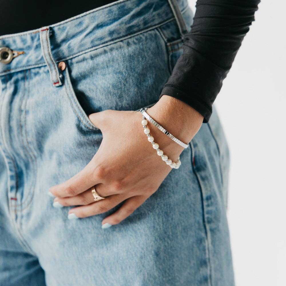 Daisy Bangle Bracelet