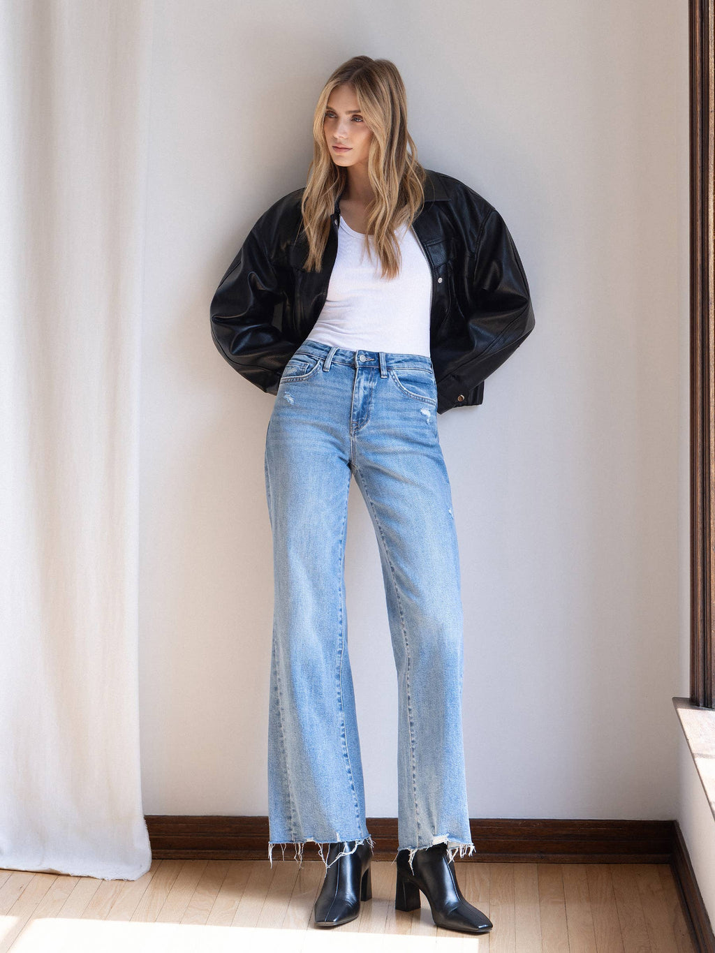 HIGH RISE SLANT SIDE SEAM VINTAGE FLARE JEANS
