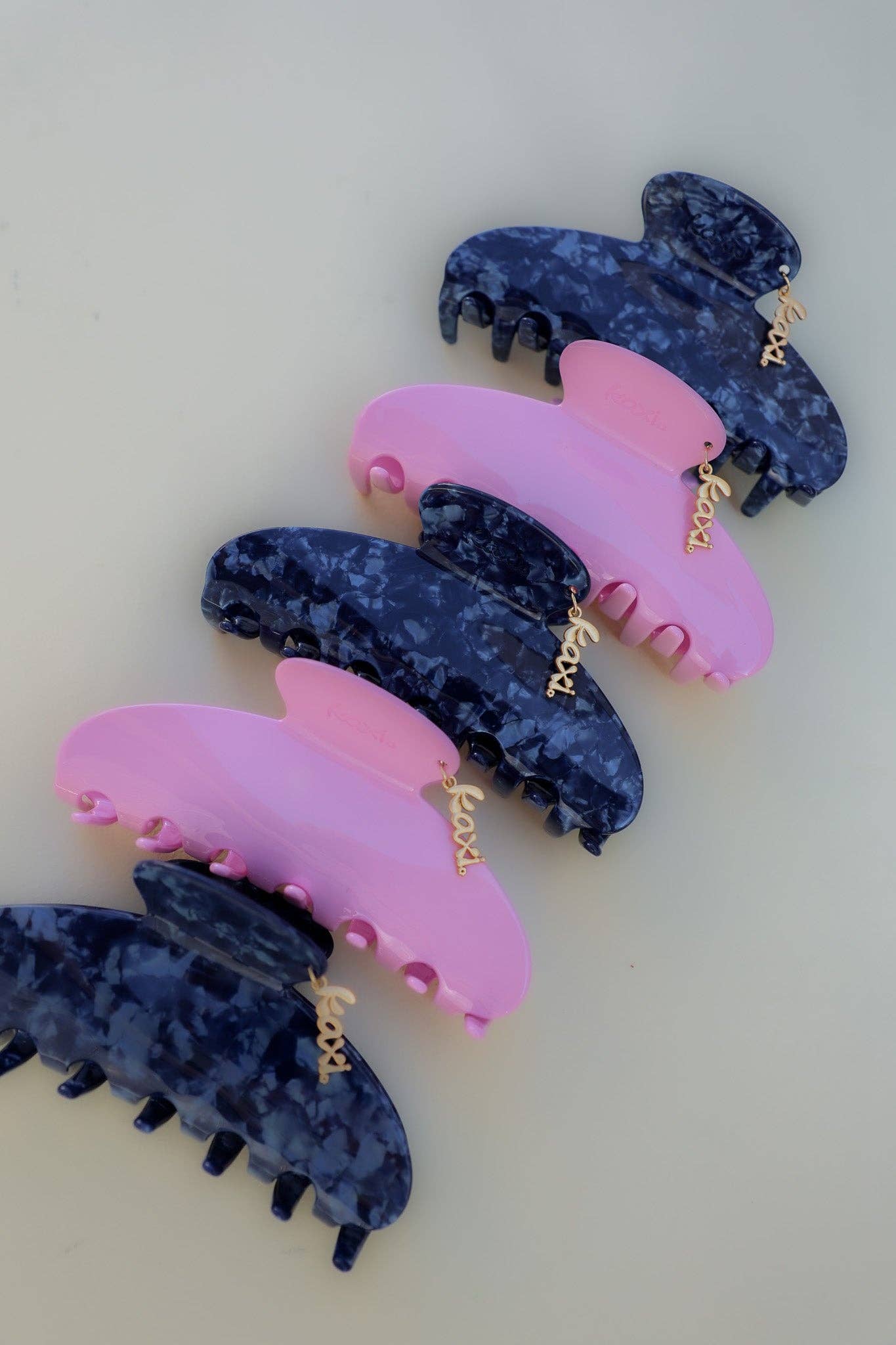 OVERSIZED ACETATE CLAW