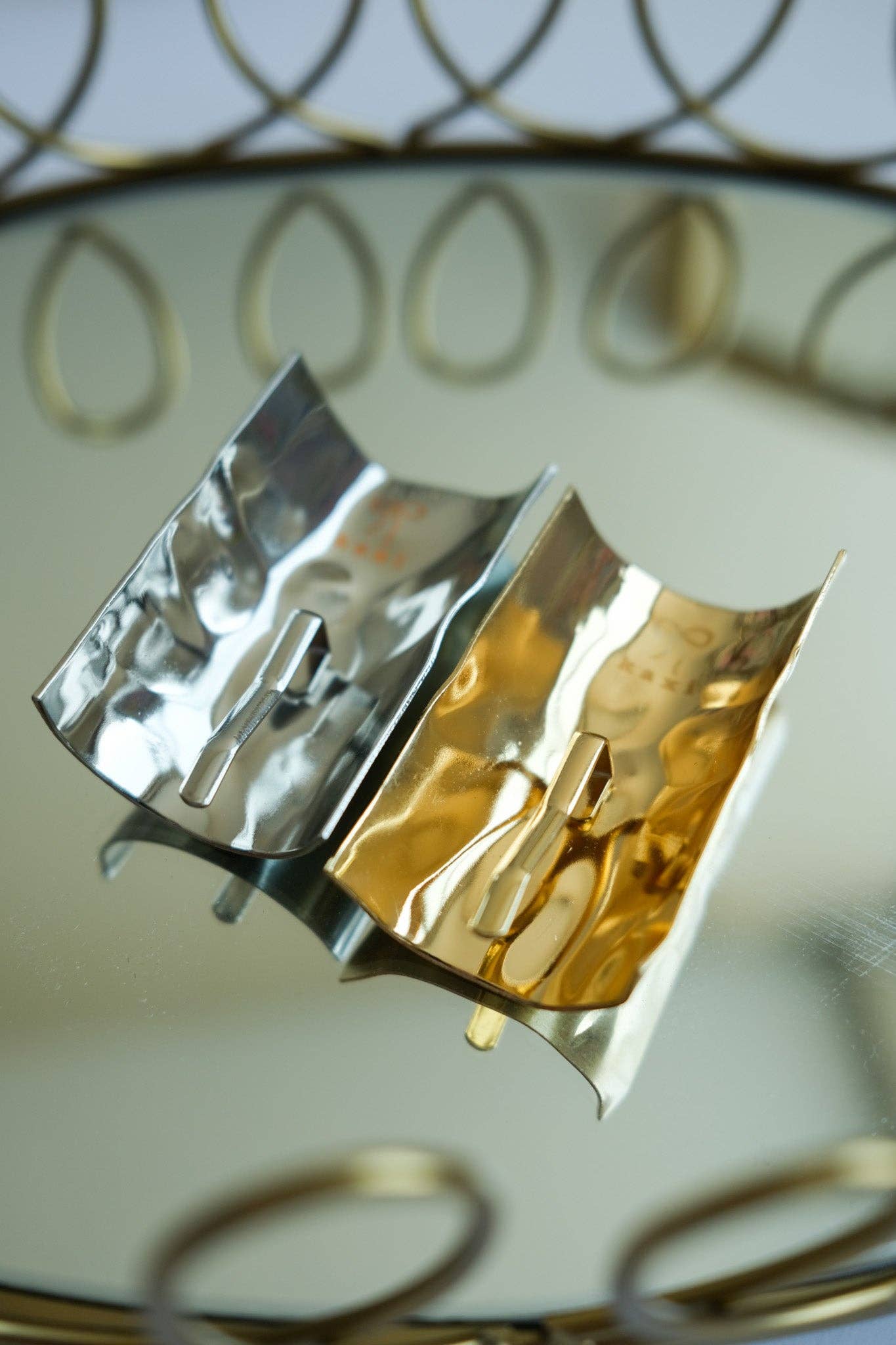 Oversized Pony Tail Cuff