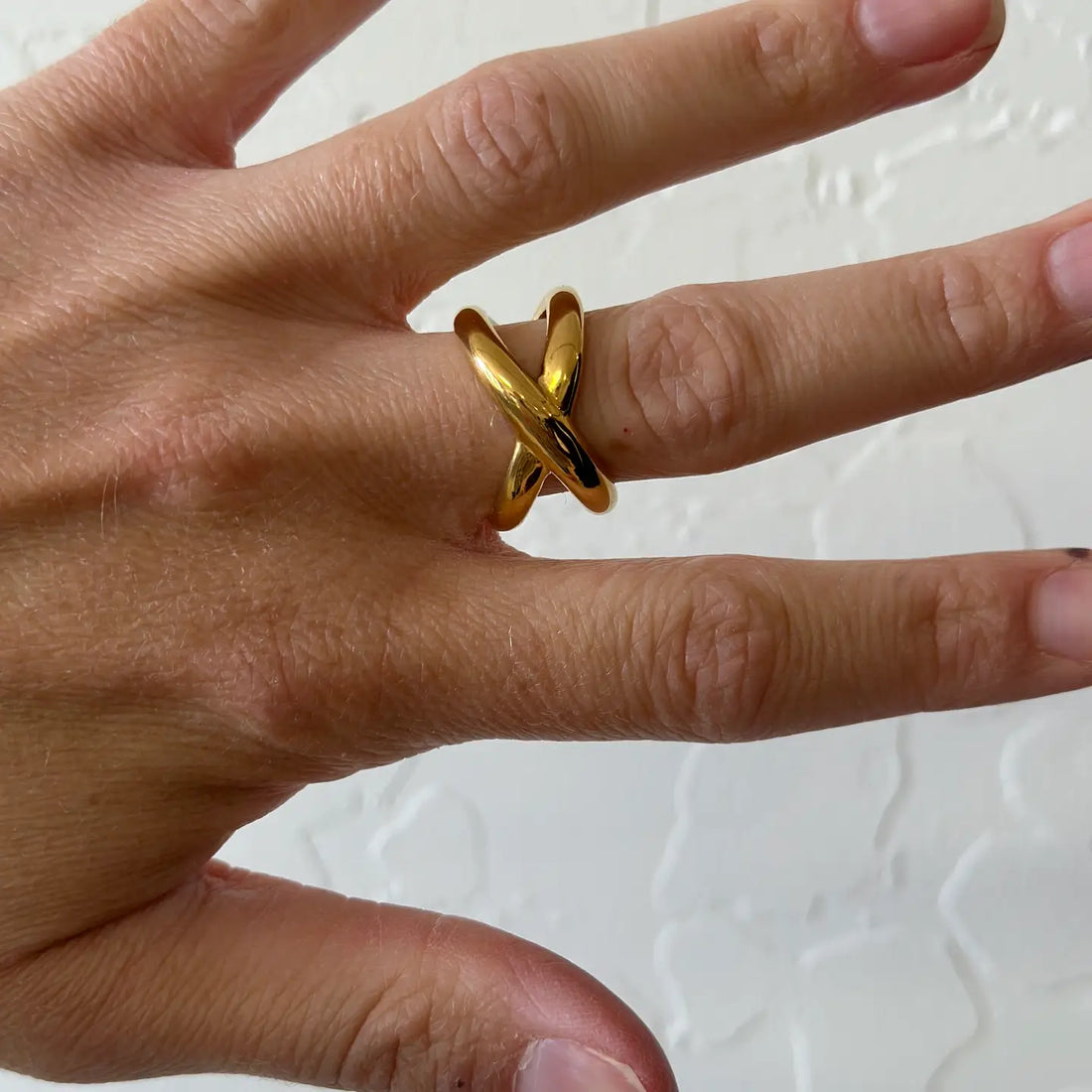 Criss Cross Gold Ring