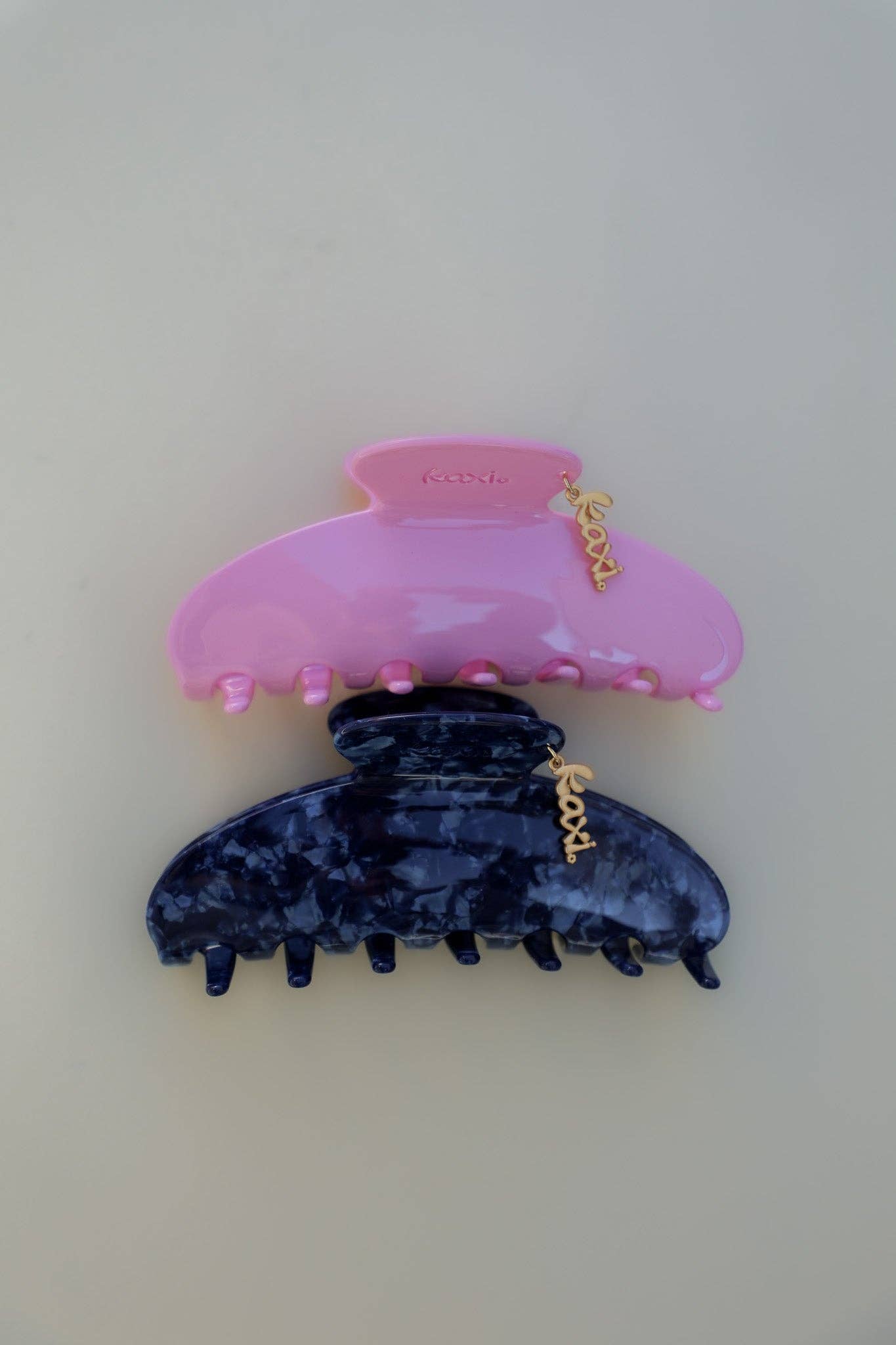OVERSIZED ACETATE CLAW